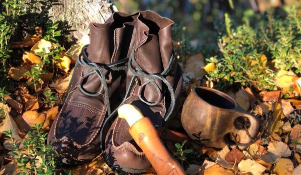 11 kegät ja kanto metsällä